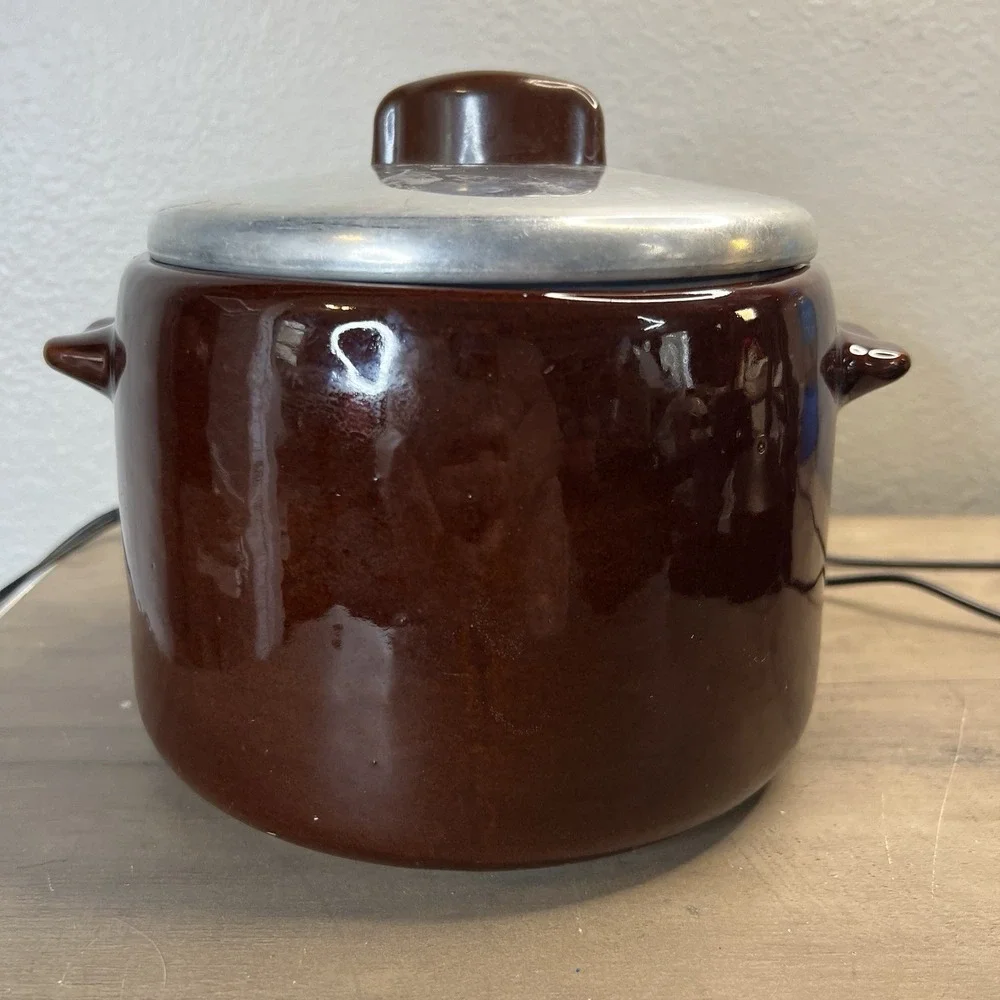 West‎ Bend Bean Pot 1960's W/ Lid Crock Brown Glazed Pottery Stoneware *Read
